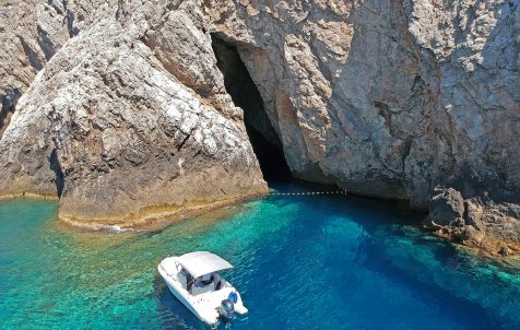 Islands Vis, Hvar & Blue Cave - Group speedboat tour