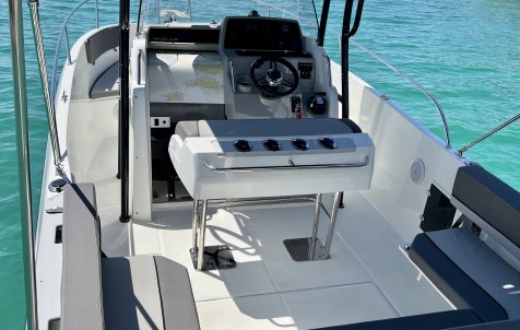 Jeanneau Cap Camarat 7.5 CC